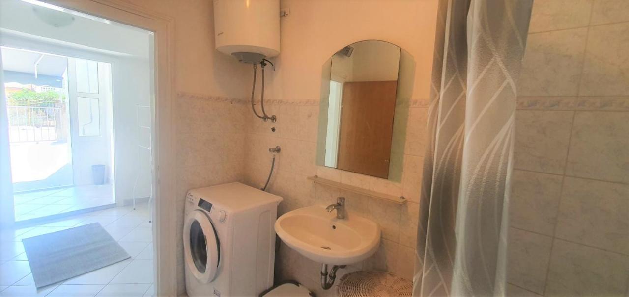 Apartment Fain - Private Parking Zadar Bagian luar foto